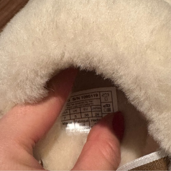 Cream UGG Slippers - Picture 5 of 5